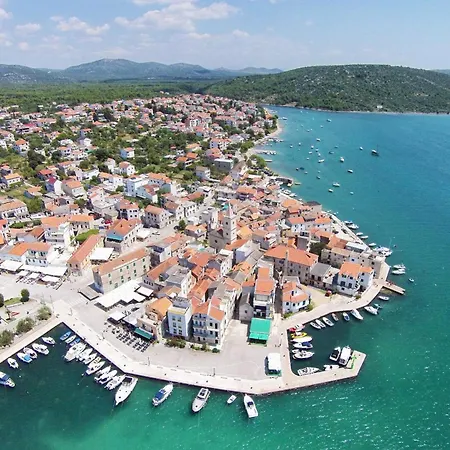 By The Sea Pirovac, Sibenik - 15659 *