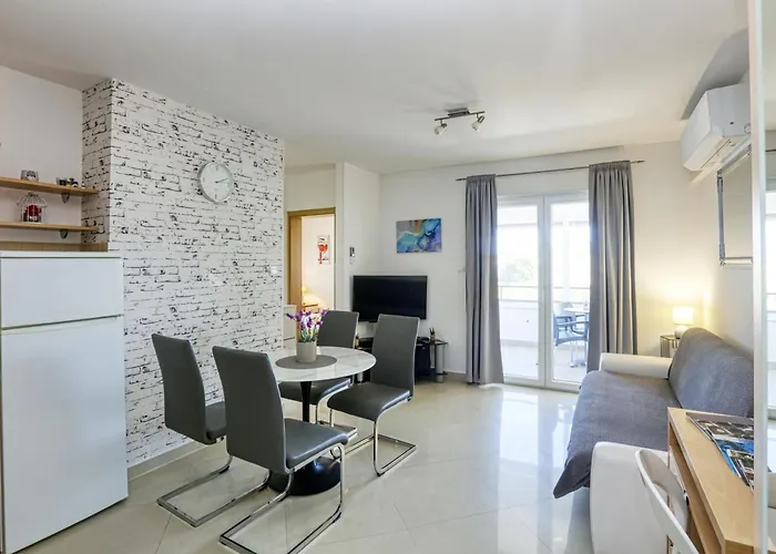 Appartement By The Sea Pirovac, Sibenik - 15659