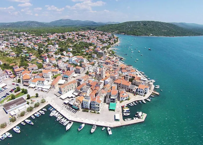 By The Sea Pirovac, Sibenik - 15659 *